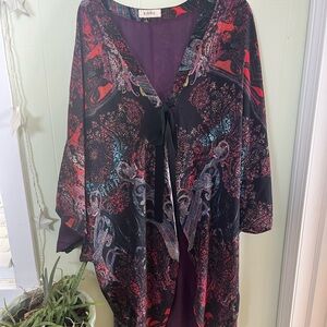 Beautiful paisley wrap with tie